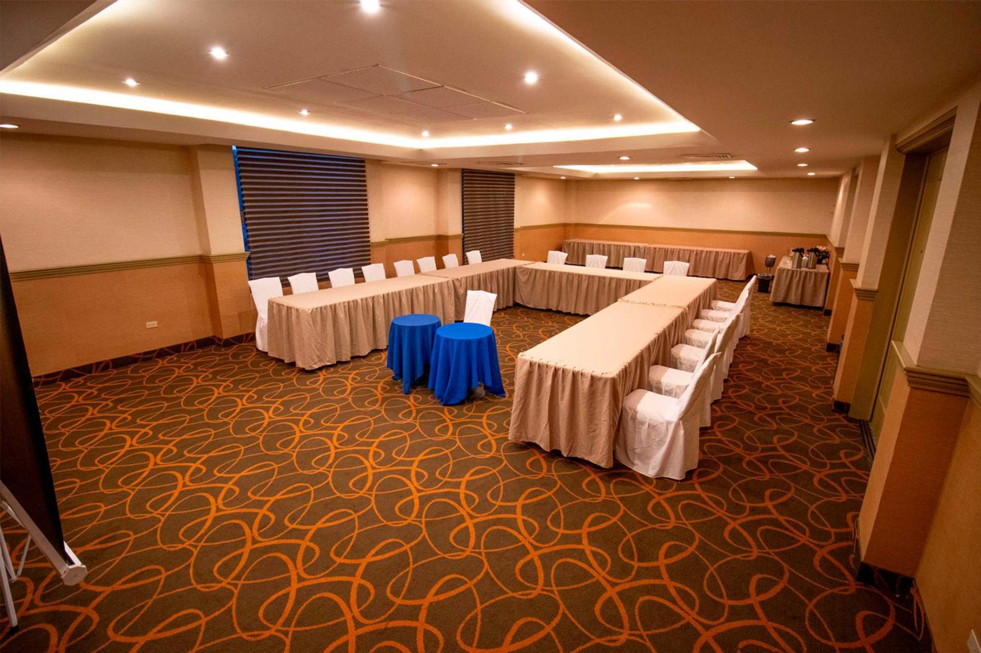 Araiza Palmira Hotel Y Centro De Convenciones Ла-Пас Экстерьер фото