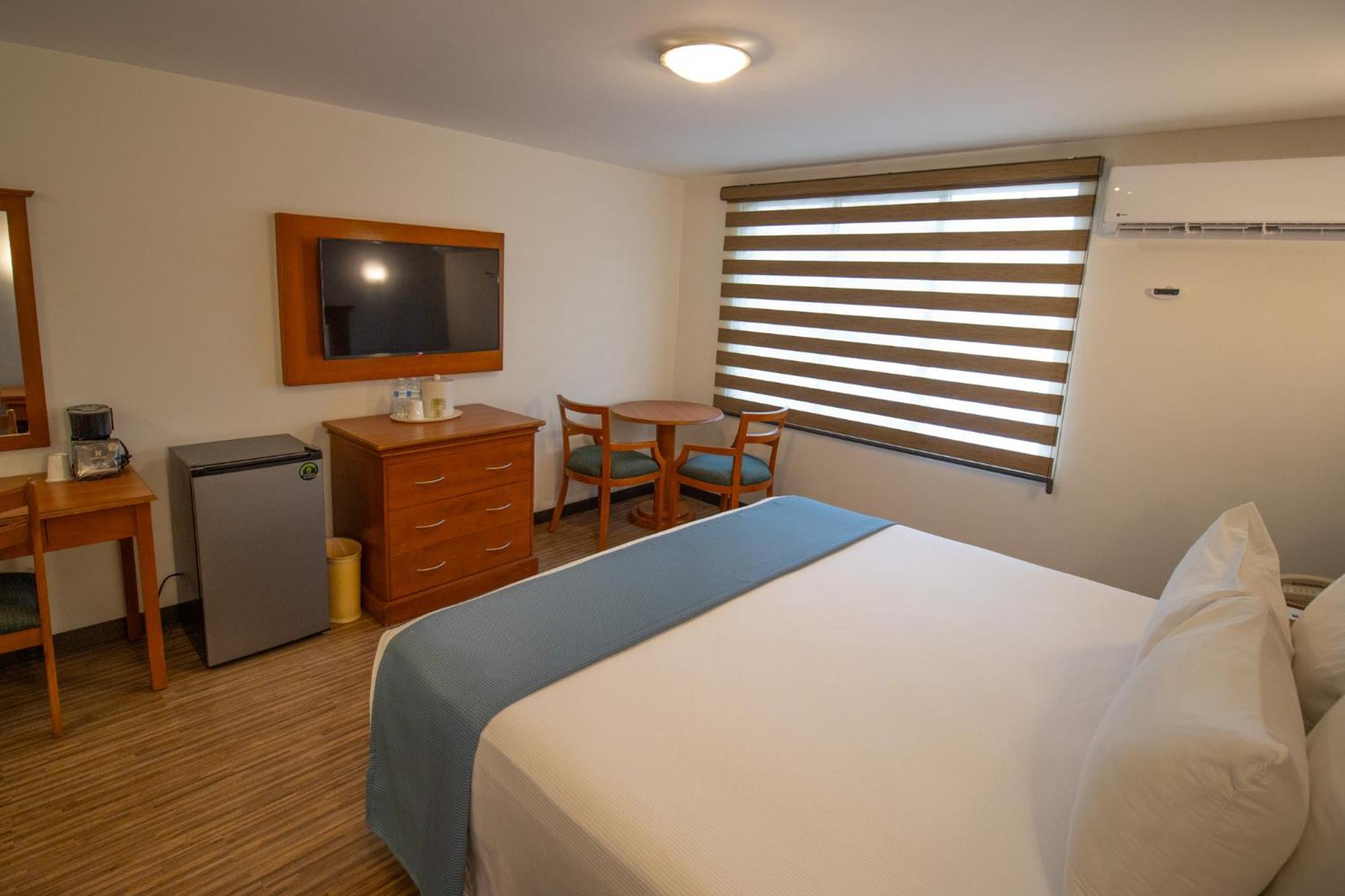 Araiza Palmira Hotel Y Centro De Convenciones Ла-Пас Экстерьер фото